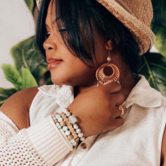 Meet your Posher, Chastity - Picture 1 of 1